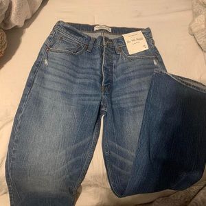 Abercrombie & Fitch Lowrise Boyfriend Baggy Jeans